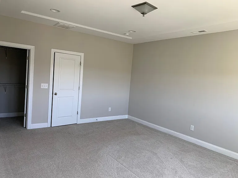 2631 Statesville Ave — Photo 18
