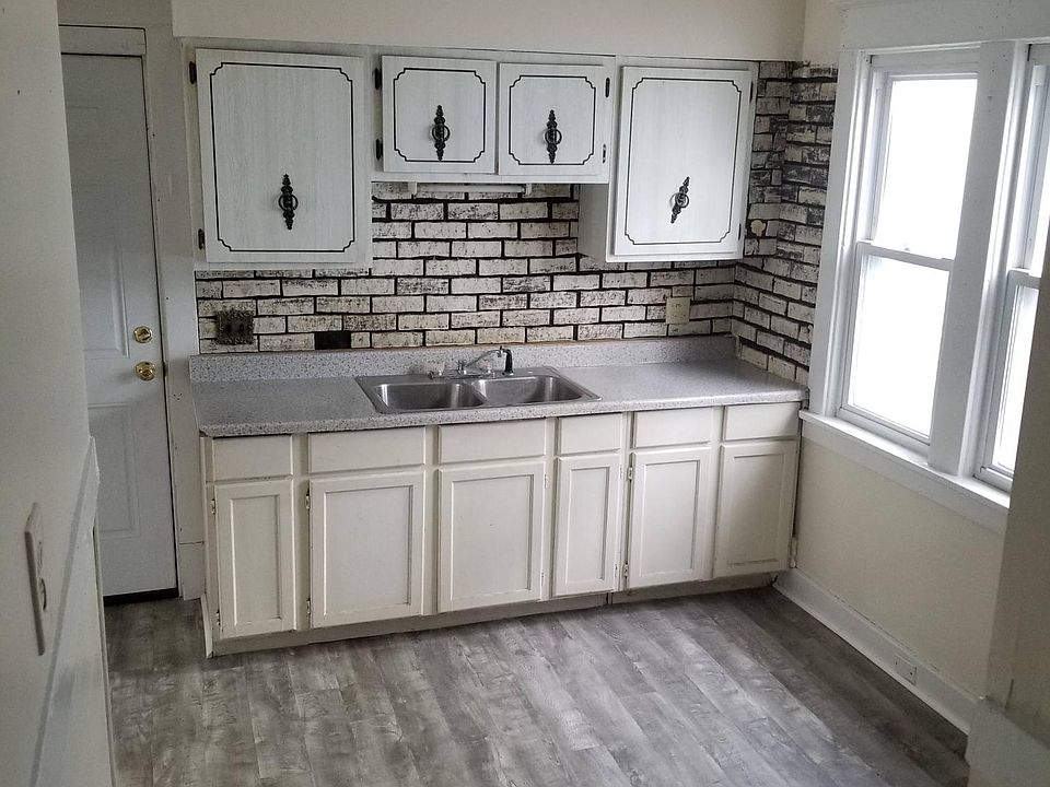 1st image of 60 Brunswick Blvd #2