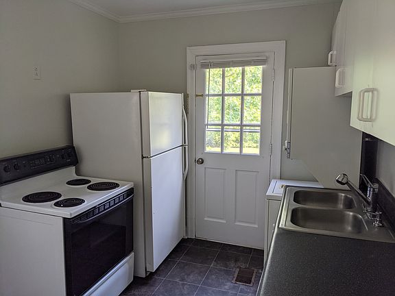 2nd image of 1936 Warfield Dr