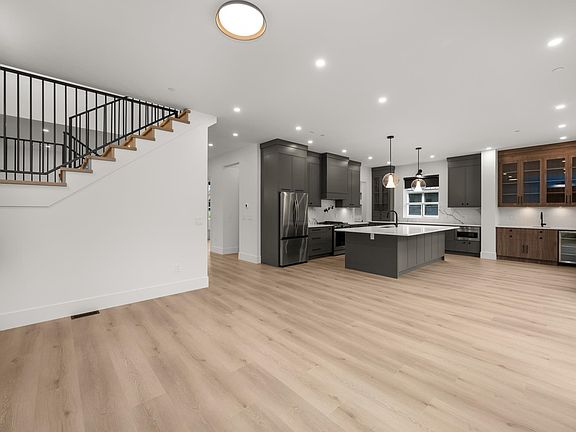 4th image of 12868 Sheldrake Ct