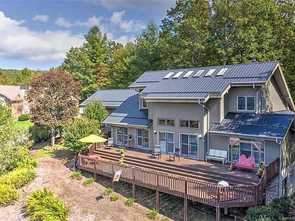 3rd image of 362 Mountain Valley Dr