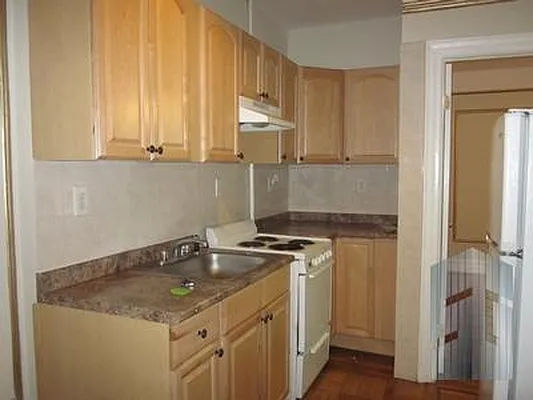 Rented by Skyline Group Real Estate | media 11