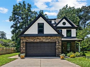 5511 Milhaven Ln, Charlotte, NC 28269