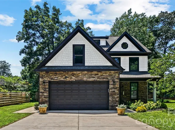 5511 Milhaven Ln, Charlotte, NC 28269