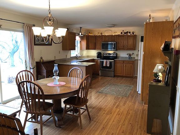 Large eat-in kitchen