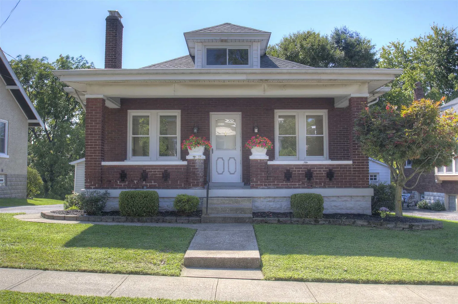 42 W Southgate Ave photo 1