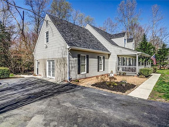 5th image of 8847 Greenwood Blvd