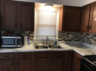 1049 Franelm Rd, Louisville, KY 40214