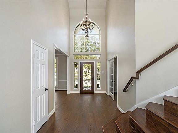 5th image of 313 Sabal Park Court