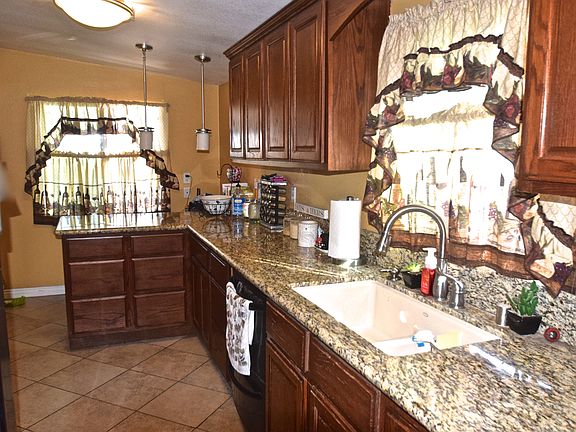 Lots of cabinet & counter space