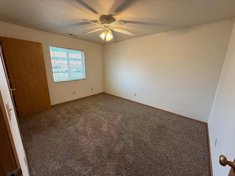 908 Arrow Ave NE — Photo 10