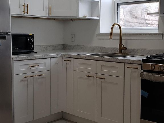 4th image of 1460 E 94th St #3