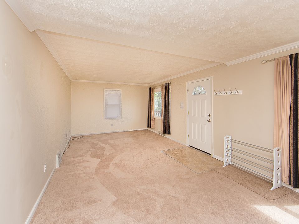1st image of 2883 Shelburn Ave