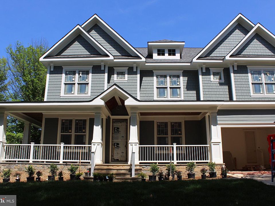 2nd image of 3717 Stewart Dr