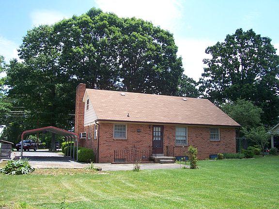2nd image of 102 Wintergreen Ave