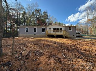 33 Foxcroft Ln, Flat Rock, NC 28731