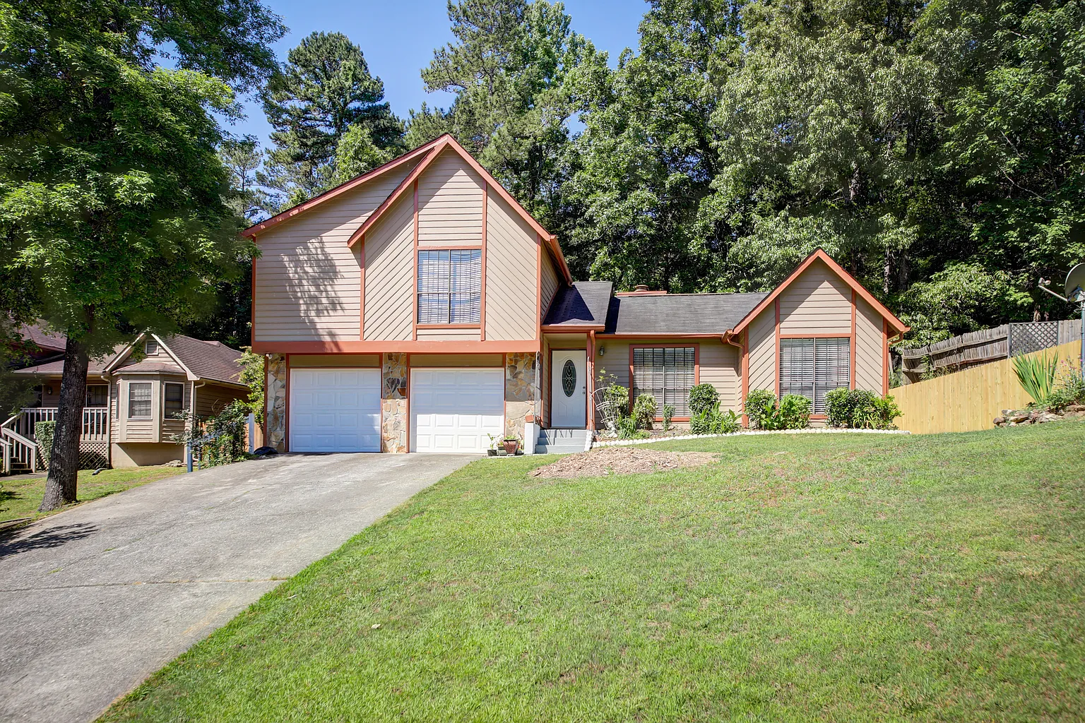 2753 Laurel View Dr photo 1