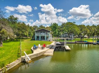 701 N Shorewood Dr, Granite Shls, TX 78654