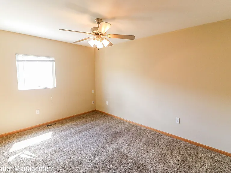 2714 Donnas Way — Photo 5