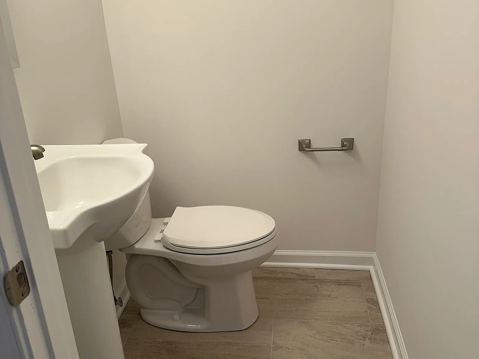 3 bed, 1.5 bath, 1200 sqft, $2,500 — Photo 2