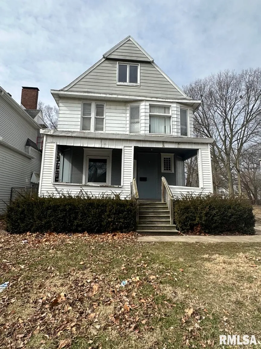 2129 N Linn St photo 1
