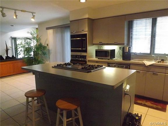 4th image of 1805 Dover Pointe Ct