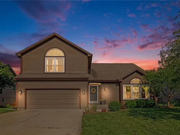 5532 NE Scenic Dr, Lees Summit, MO 64064