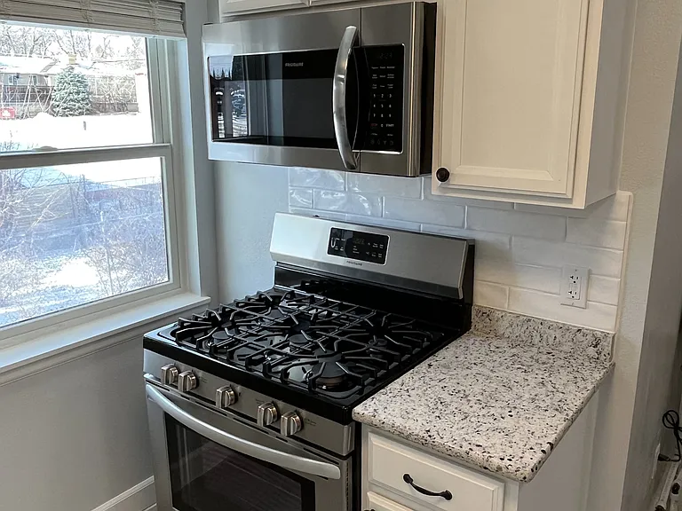 512 W 18th St #3 — Photo 7