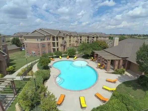 106 Pinnacle Ln, Kyle, TX 78640