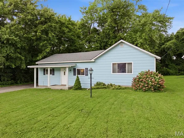 12 Valley Rd, Saint Charles, MO 63303