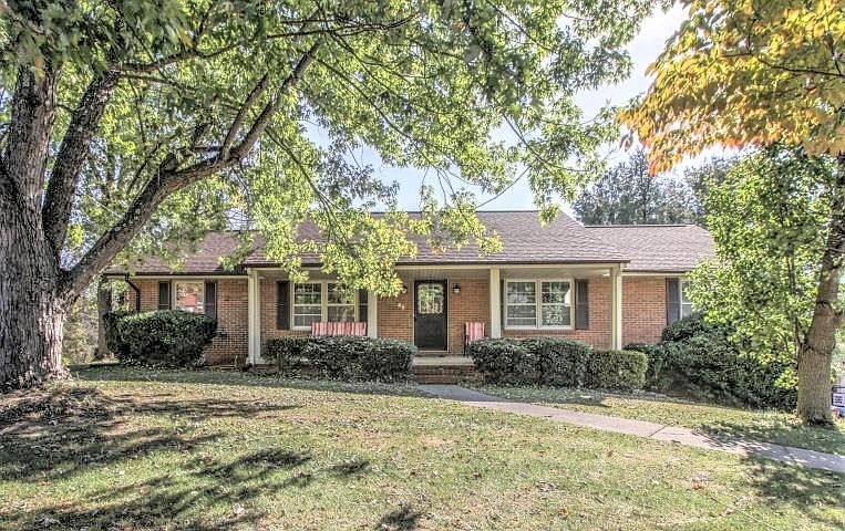 1st image of 48 Oxford Cir
