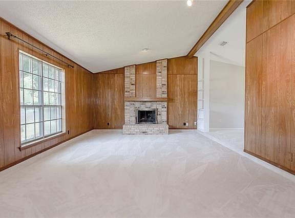 4th image of 4923 Willowhaven Cir