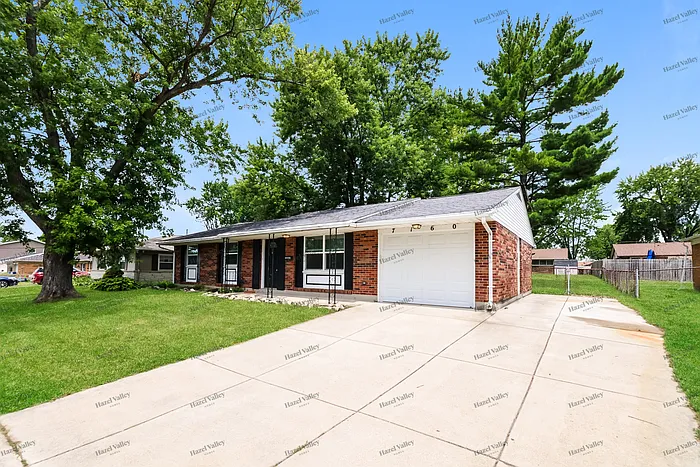 3 bed, 1.5 bath, 1404 sqft, $1,680 — Photo 3