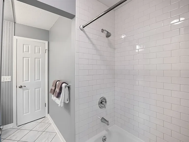 includes second dimmable recessed light for night time.