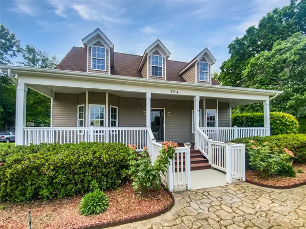 204 W Boyd St, Maiden, NC 28650