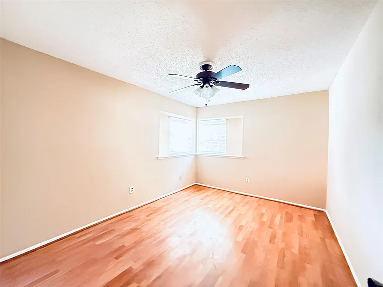 16439 Hickory Knoll Dr — Photo 12