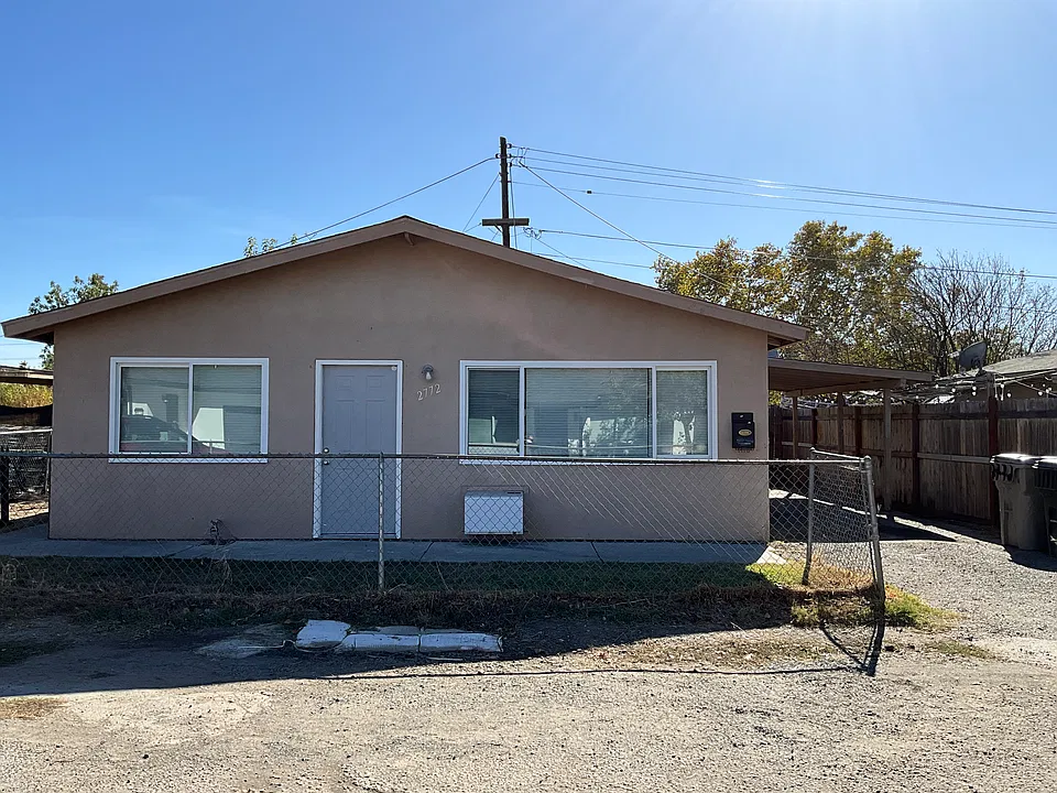 2772 Grove Ave
