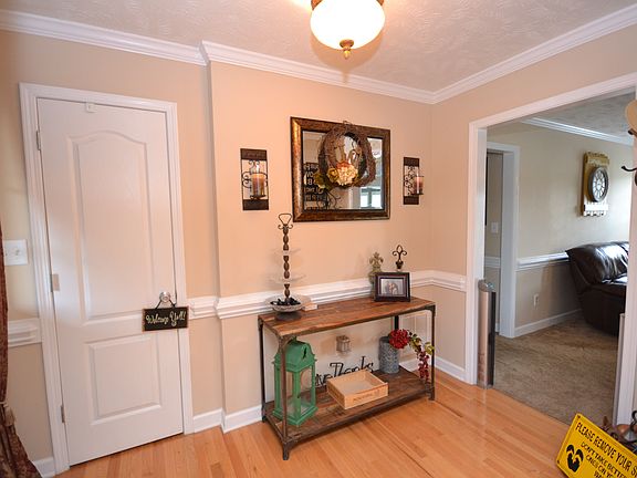 5th image of 135 Lebeau Dr