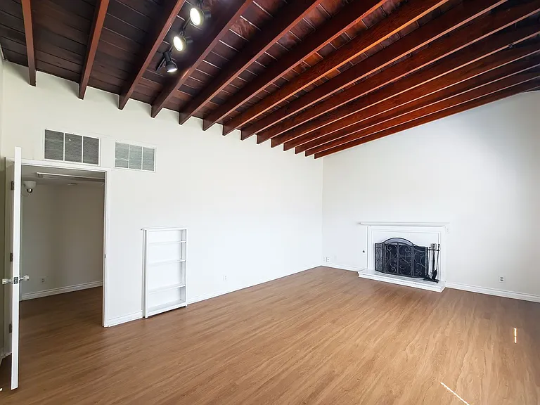 3123 Los Olivos Ln — Photo 3