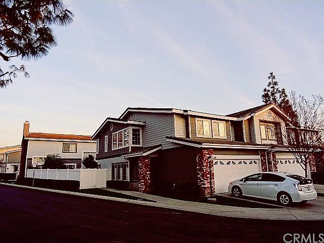 1st image of 120 Meadow Oaks Ln