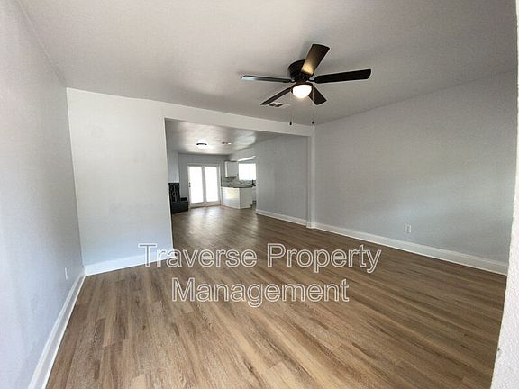 5th image of 1011 N Lucas Dr