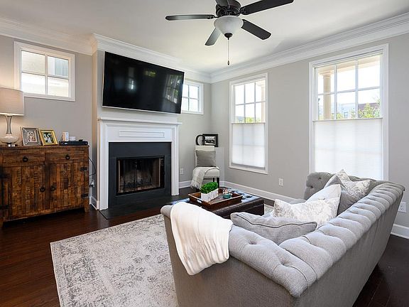 3rd image of 309 Levisa Ln