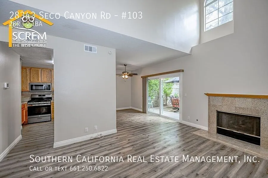 Two Bedroom Townhouse with En-Suite Bathrooms in Santa Clarita — Photo 4