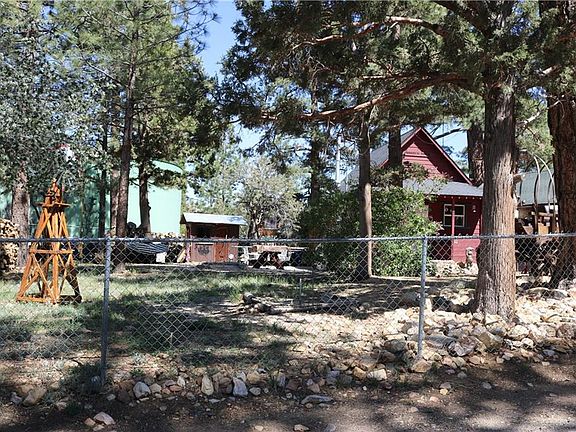 4th image of 521 Spruce Ln