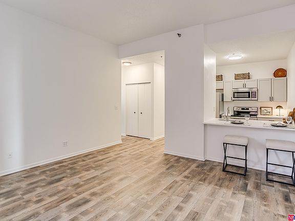 4th image of 300 S 16th St