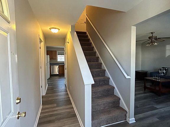 5th image of 413A S Willow Ave