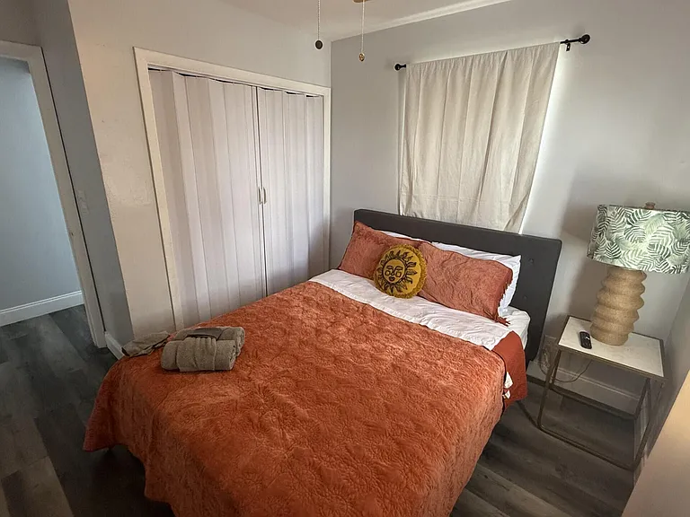 131 E 27th St #6 — Photo 7