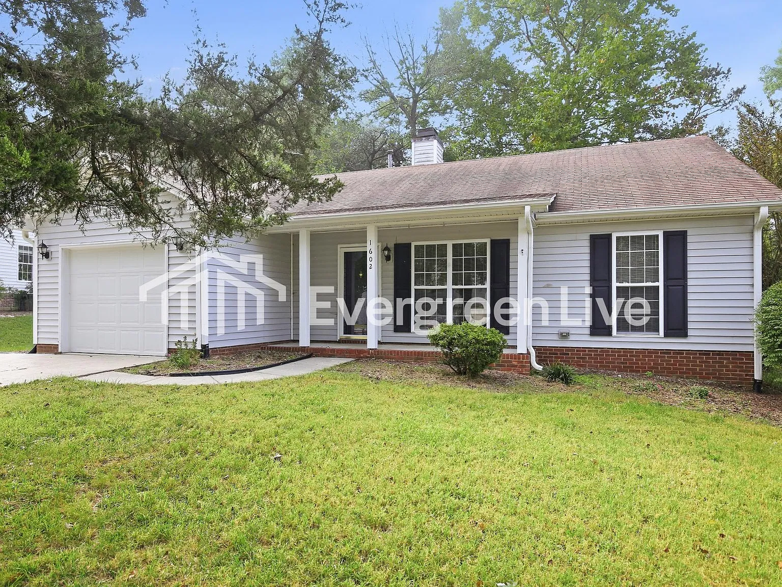 3 bed, 2.0 bath, 1400 sqft, $1,695 — Photo 2