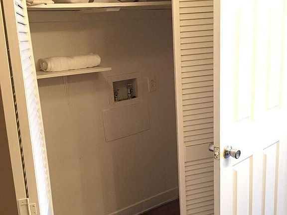 Laundry, W/D Hookups