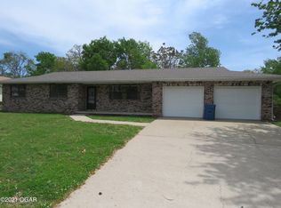 1140 Nelson St, Carthage, MO 64836